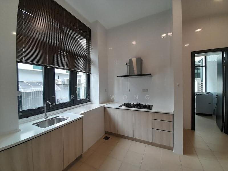 Bungalow House untuk Disewa di Puchong (Selangor) - Ray Wong - Kitchen - PropertyGuru.com.my