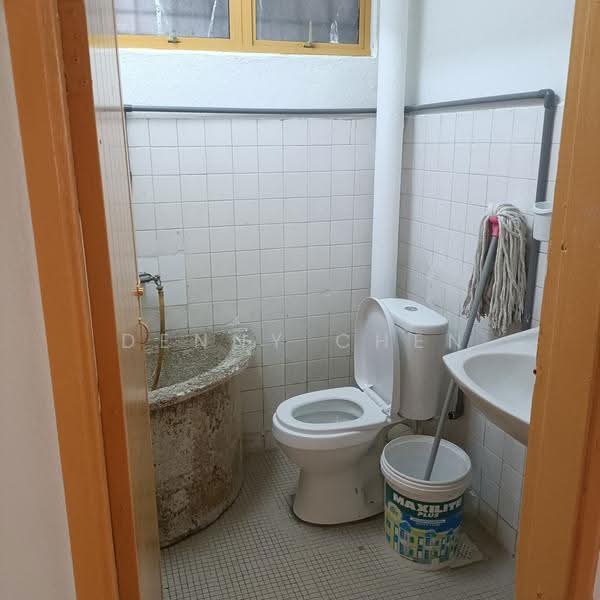 Apartment for Rent at Taman Jinjang Baru Kos Sederhana Apartment - Denny Chen - Bathroom - PropertyGuru.com.my