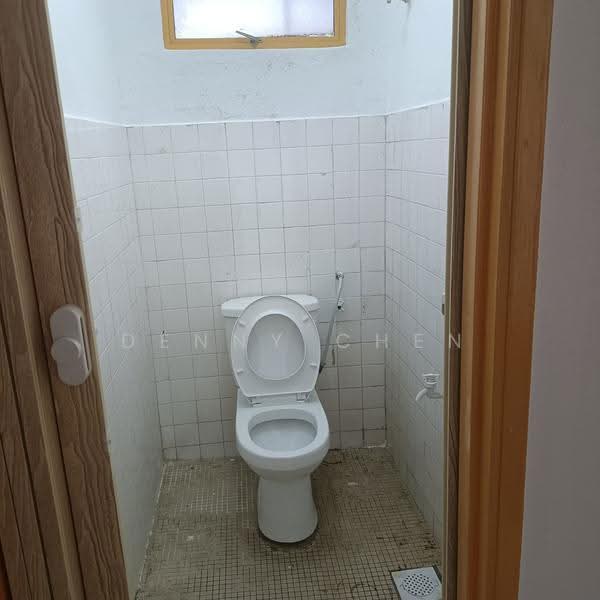 Apartment for Rent at Taman Jinjang Baru Kos Sederhana Apartment - Denny Chen - Bathroom - PropertyGuru.com.my