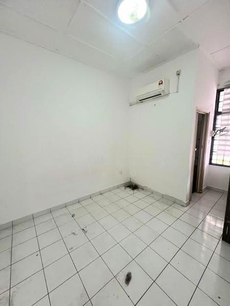 1-storey Terraced House for Rent in Taman Molek (Johor Bahru) - Samantha Tang - PropertyGuru.com.my