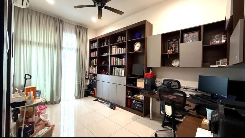 Rumah Teres 3-Tingkat untuk Dijual di Jade Hills (Kajang) - Bryan Ng - Study - PropertyGuru.com.my