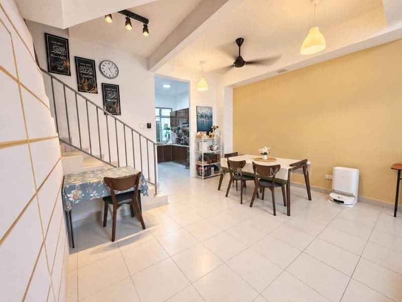 Rumah Teres 2.5-Tingkat untuk Dijual di Taman Pulai Mutiara (Iskandar Puteri (Nusajaya)) - Arzaim Barimin - Dining Room - PropertyGuru.com.my
