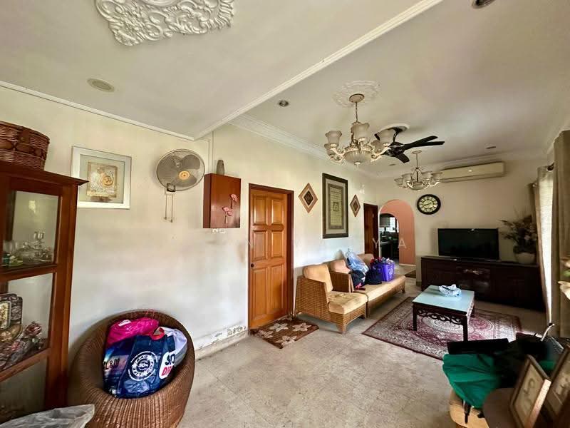 1-storey Terraced House for Sale in Kelana Jaya (Petaling Jaya) - Banin Yahya - PropertyGuru.com.my