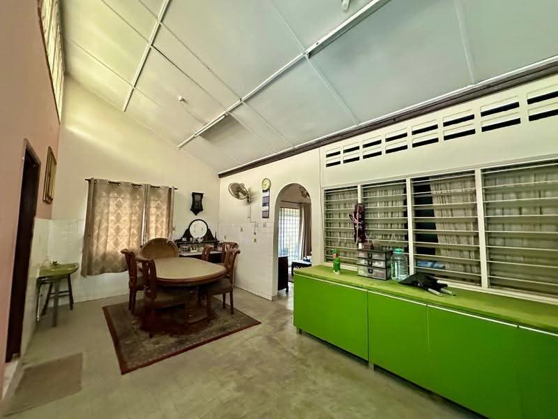 1-storey Terraced House for Sale in Kelana Jaya (Petaling Jaya) - Banin Yahya - PropertyGuru.com.my