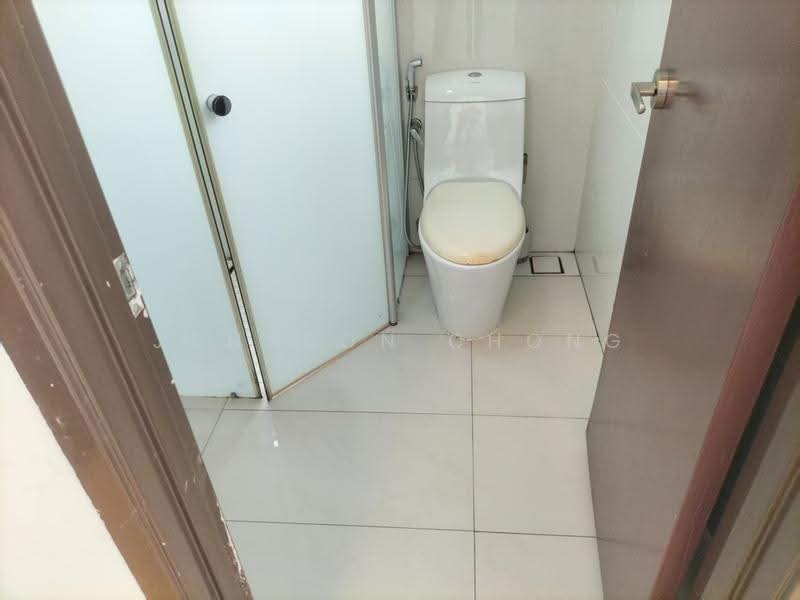 Condominium for Sale at Royal Strand @ Country Garden Danga Bay - Johnson Chong - Bathroom - PropertyGuru.com.my