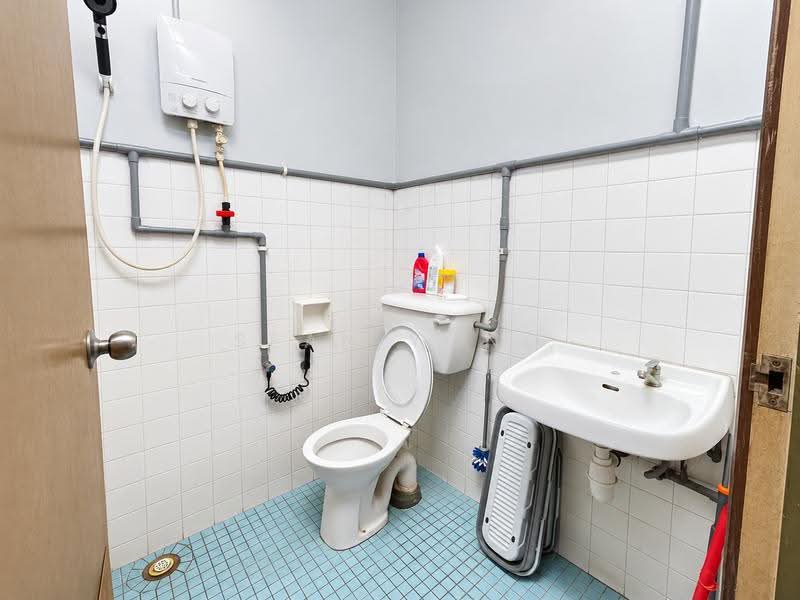 2-storey Terraced House for Sale in Taman Bidara (Selayang) - Sean Yong - Bathroom - PropertyGuru.com.my