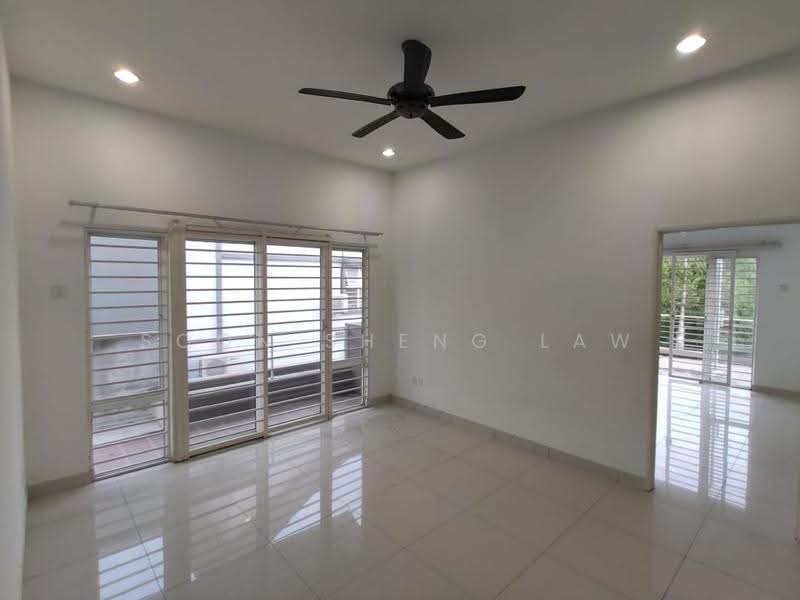 Rumah Berkembar untuk Dijual di Seksyen 15 (Bangi) - Soon Sheng Law - Living Room - PropertyGuru.com.my