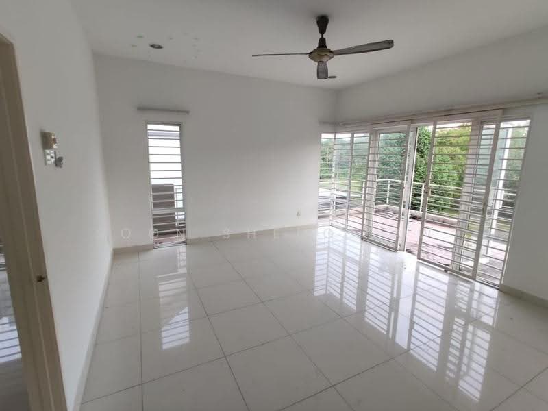 Rumah Berkembar untuk Dijual di Seksyen 15 (Bangi) - Soon Sheng Law - Living Room - PropertyGuru.com.my