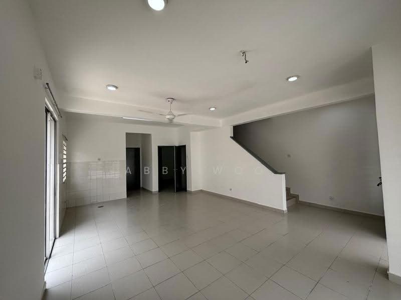 Rumah Kluster untuk Disewa di Bandar Puncak Alam (Puncak Alam) - Abby Woo - Living Room - PropertyGuru.com.my