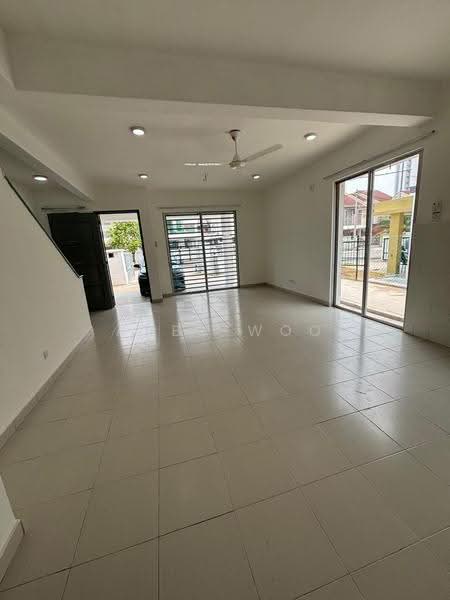 Rumah Kluster untuk Disewa di Bandar Puncak Alam (Puncak Alam) - Abby Woo - Living Room - PropertyGuru.com.my