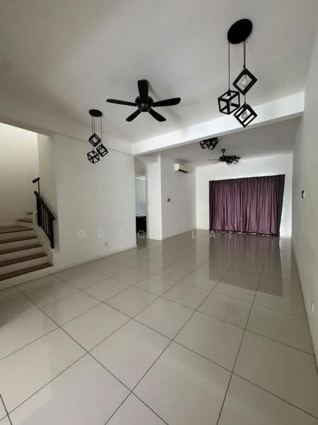 Rumah Teres untuk Disewa di Bandar Tropicana Aman (Telok Panglima Garang) - Grace Lai - Living Room - PropertyGuru.com.my