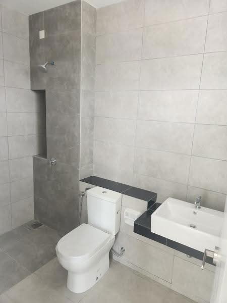Rumah Teres 2-Tingkat untuk Disewa di Seksyen U17 (Shah Alam) - JJ Lim - Bathroom - PropertyGuru.com.my