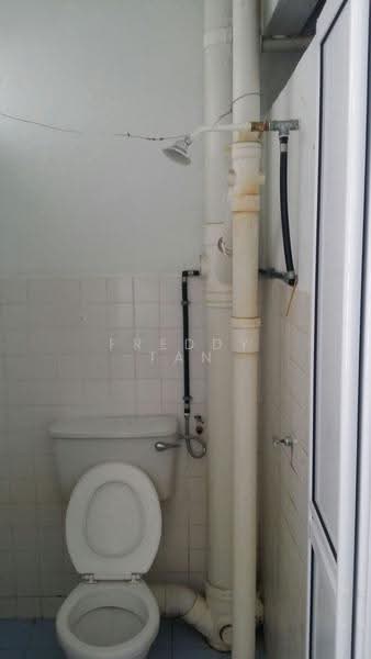 Pangsapuri untuk Dijual di Halaman Murni Apartment - Freddy Tan - Bathroom - PropertyGuru.com.my
