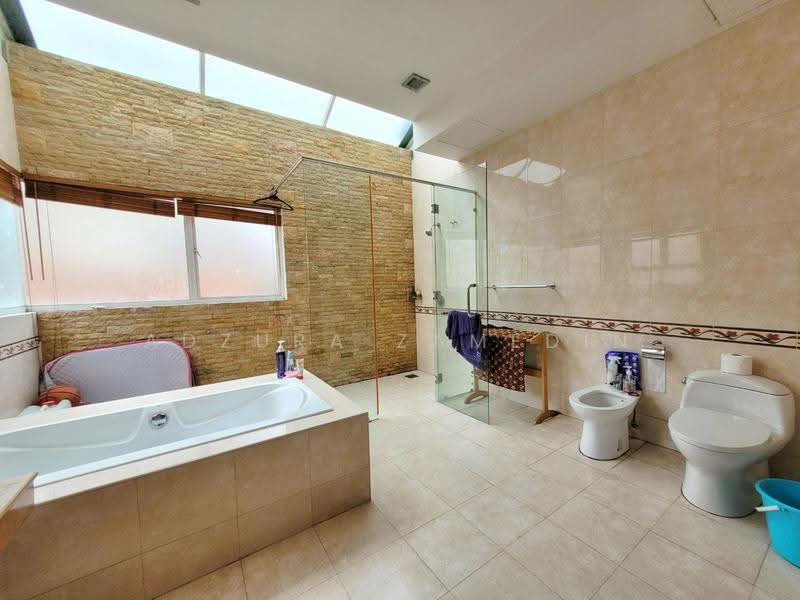 Semi-Detached House for Sale in Damansara Legenda (Petaling Jaya) - Adzura Zamedin - Bathroom - PropertyGuru.com.my