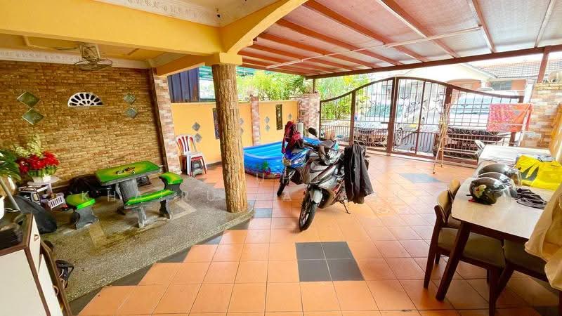 Rumah Teres untuk Dijual di Taman Desa Karunmas (Balakong) - Muhd Khairulnawawi Kamaruddin - Exterior - PropertyGuru.com.my