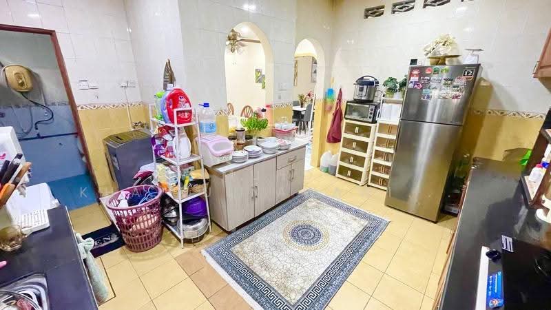 Rumah Teres untuk Dijual di Taman Desa Karunmas (Balakong) - Muhd Khairulnawawi Kamaruddin - Kitchen - PropertyGuru.com.my