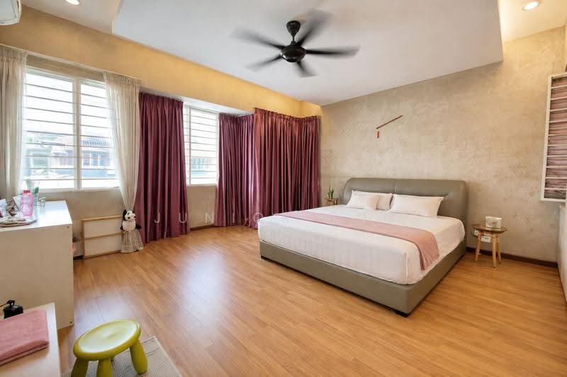 Rumah Berkembar untuk Dijual di Taman Anggun (Rawang) - Junior Ong - Bedroom - PropertyGuru.com.my