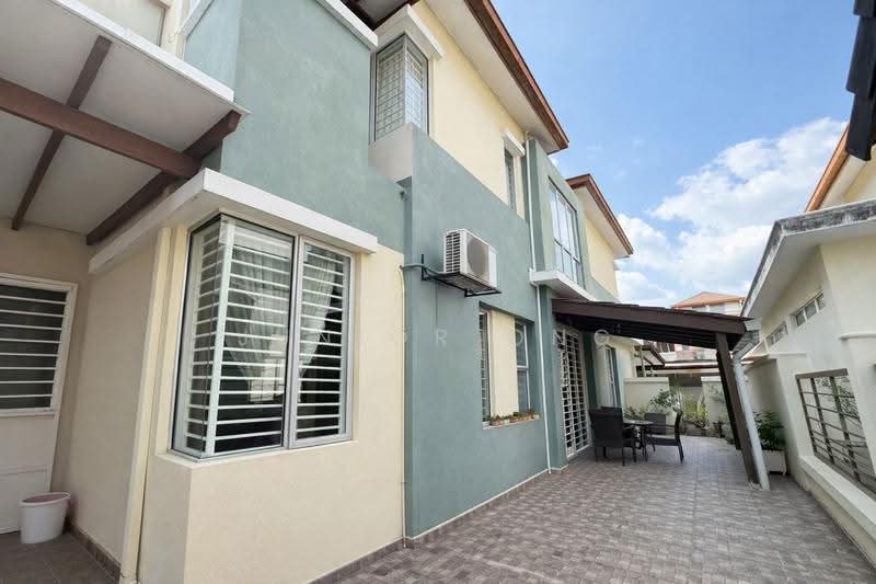 Rumah Berkembar untuk Dijual di Taman Anggun (Rawang) - Junior Ong - Exterior - PropertyGuru.com.my