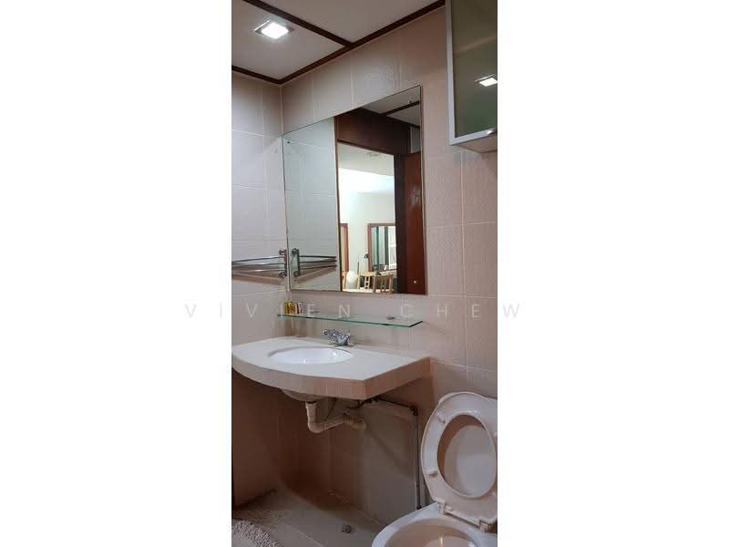 Kondominium untuk Dijual di Bellisa Court - Vivien Chew - Bathroom - PropertyGuru.com.my