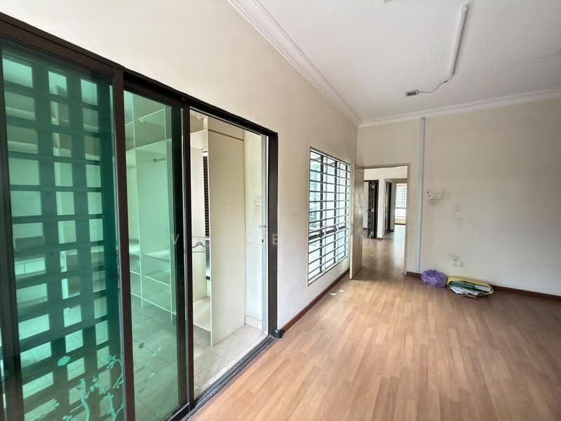 2-storey Terraced House for Sale in Putra Heights (Subang Jaya) - Vince Lim - Living Room - PropertyGuru.com.my