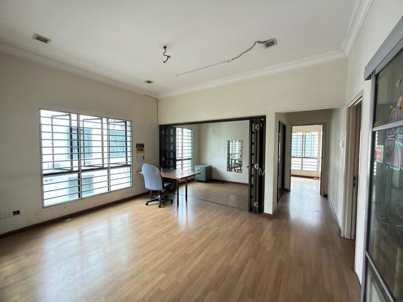 2-storey Terraced House for Sale in Putra Heights (Subang Jaya) - Vince Lim - Living Room - PropertyGuru.com.my