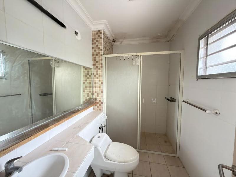 2-storey Terraced House for Sale in Putra Heights (Subang Jaya) - Vince Lim - Bathroom - PropertyGuru.com.my
