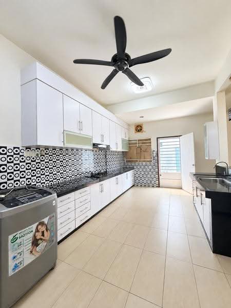 Rumah Teres 2-Tingkat untuk Disewa di Taman Seri Mangga (Balai Panjang) - Eddy Leow - Kitchen - PropertyGuru.com.my