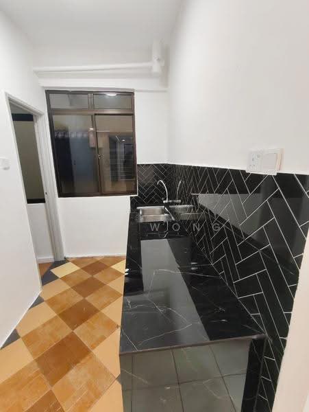 Rumah Flat untuk Dijual di Taman Maluri - Zen Wong - Kitchen - PropertyGuru.com.my