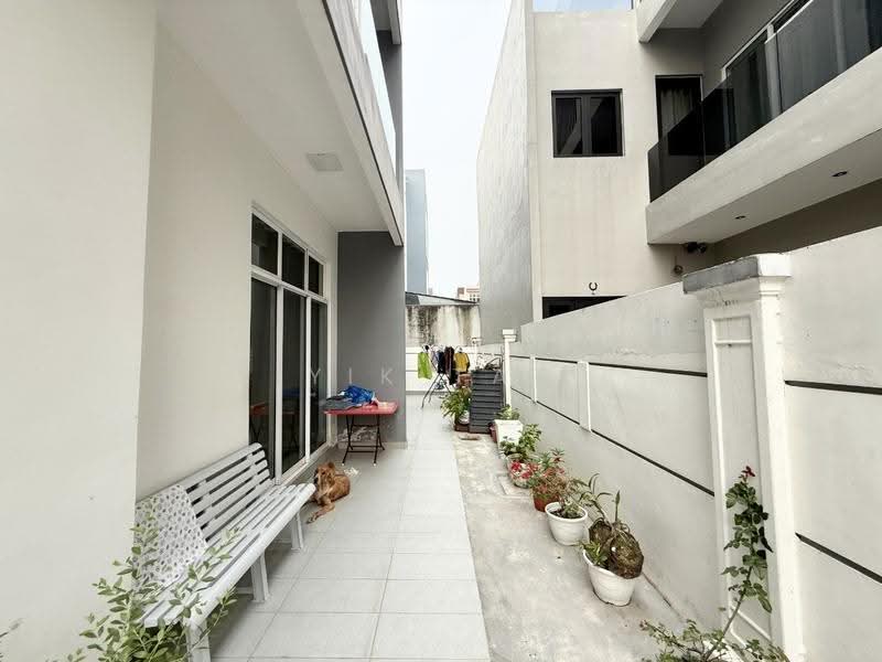 Cluster House for Sale in Skudai (Johor) - Yik Tat - PropertyGuru.com.my