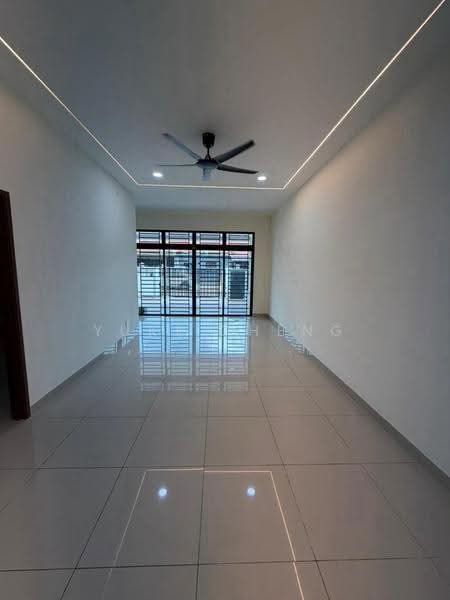 1-storey Terraced House for Sale in Taman Pelangi Indah (Ulu Tiram) - Yuki Cheng - Living Room - PropertyGuru.com.my