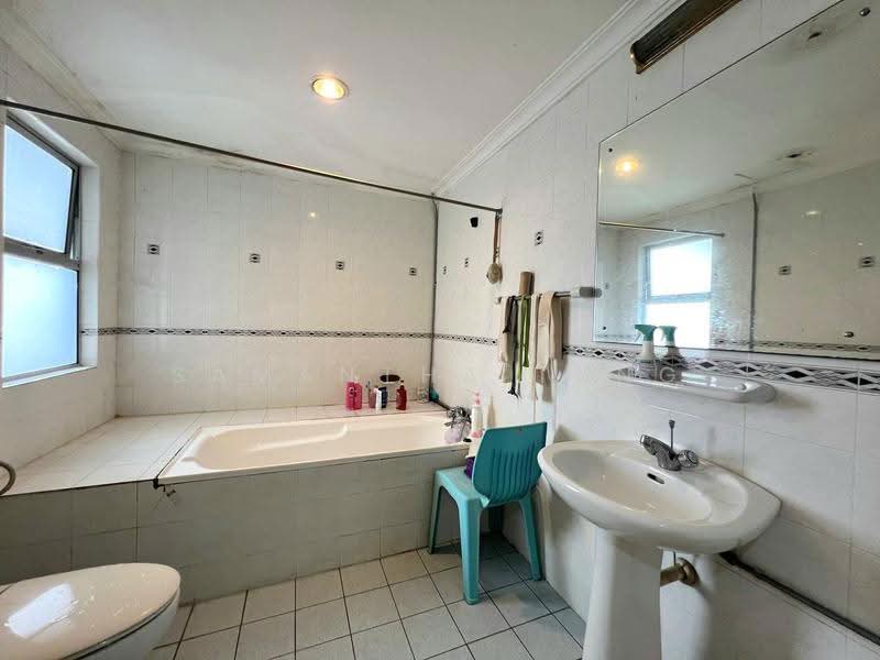 Condominium for Rent at Indah Samudra Condominium - Samantha Tang - Bathroom - PropertyGuru.com.my