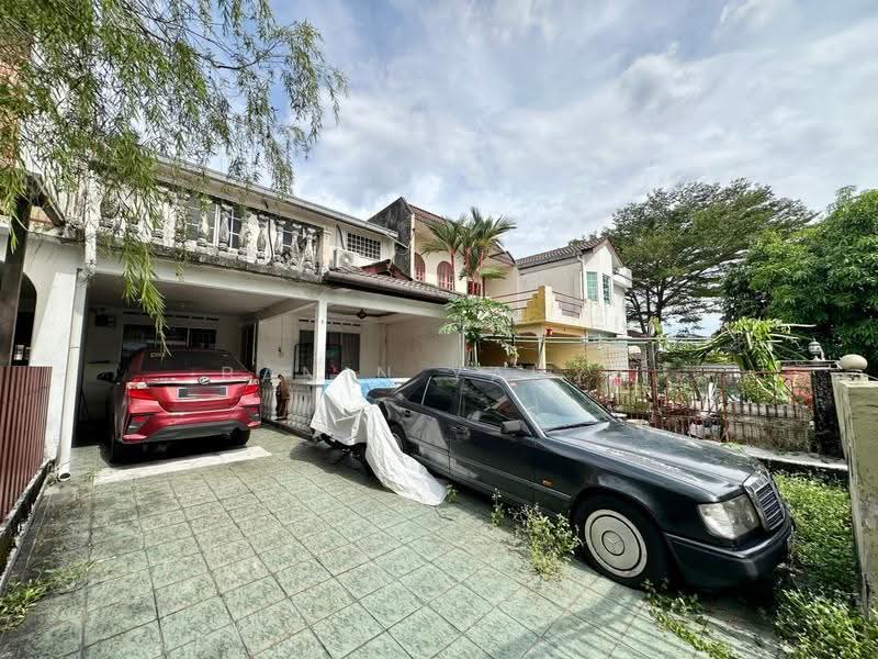 2-storey Terraced House for Sale in Kelana Jaya (Petaling Jaya) - Banin Yahya - PropertyGuru.com.my