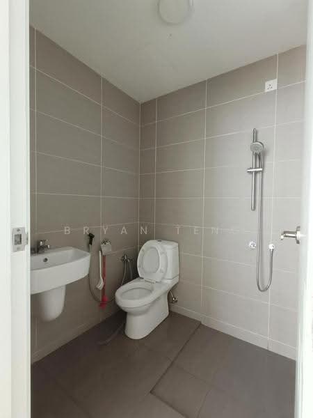 Kondominium untuk Dijual di Artis 3 Residence - Bryan Teng - Bathroom - PropertyGuru.com.my