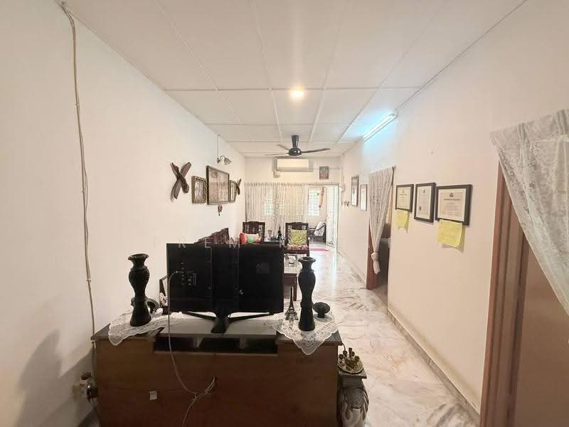 Rumah Teres 1-Tingkat untuk Dijual di Taman Pandan Jaya (Ampang) - Prem Kumar - Living Room - PropertyGuru.com.my