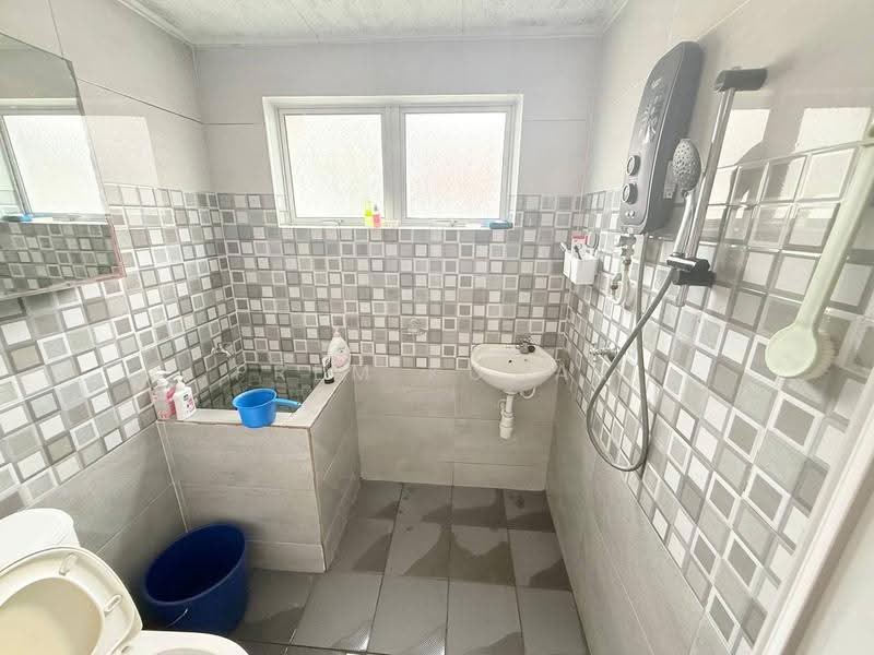 Rumah Teres 1-Tingkat untuk Dijual di Taman Pandan Jaya (Ampang) - Prem Kumar - Bathroom - PropertyGuru.com.my