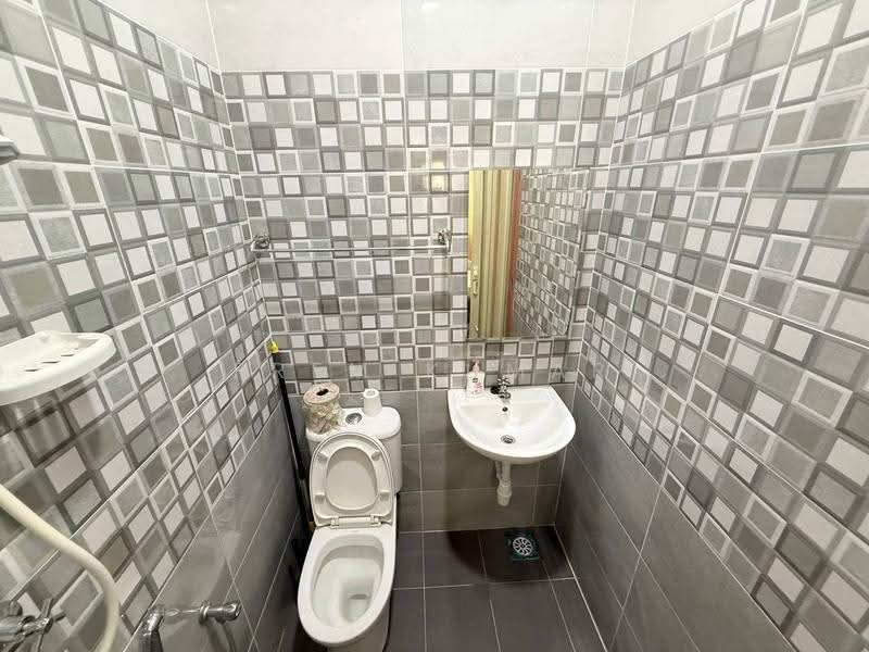 Rumah Teres 1-Tingkat untuk Dijual di Taman Pandan Jaya (Ampang) - Prem Kumar - Bathroom - PropertyGuru.com.my