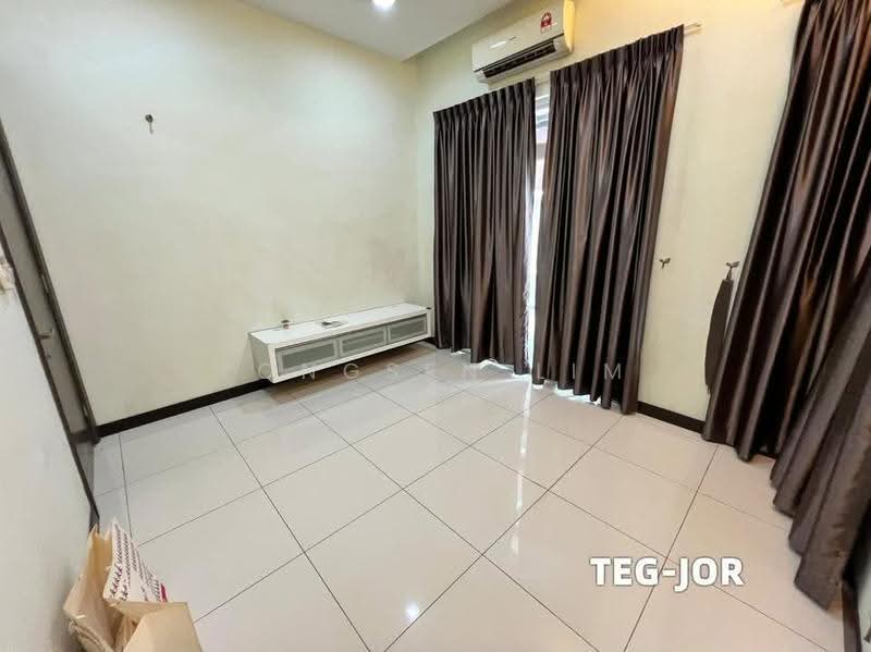 Rumah Berkembar untuk Dijual di Setia Eco Park (Setia Alam) - Yongsen Lim - Living Room - PropertyGuru.com.my