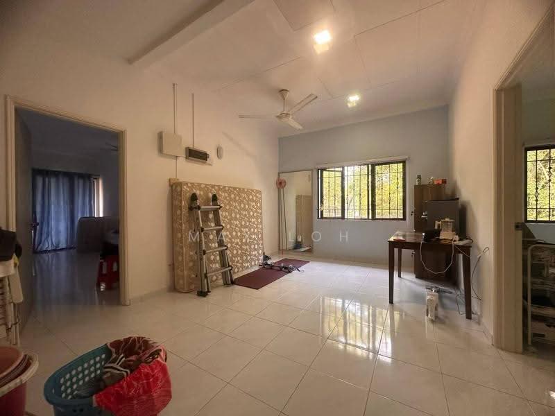 Rumah Teres 2-Tingkat untuk Dijual di Bandar Baru Permas Jaya (Permas Jaya) - Max Loh - Living Room - PropertyGuru.com.my