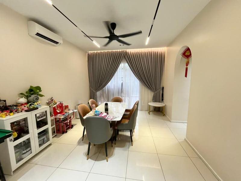 3-storey Terraced House for Sale in Tamansari (Rawang) - Steven Lee - Dining Room - PropertyGuru.com.my