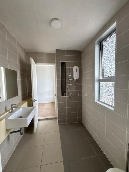 Rumah Teres untuk Disewa di Bandar Tropicana Aman (Telok Panglima Garang) - Grace Lai - Bathroom - PropertyGuru.com.my