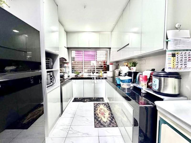 2.5-storey Terraced House for Sale in Ukay Perdana (Ulu Kelang) - Shafiq Amerudin - Kitchen - PropertyGuru.com.my