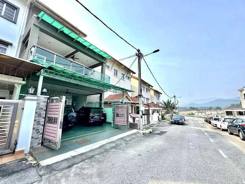 2.5-storey Terraced House for Sale in Ukay Perdana (Ulu Kelang) - Shafiq Amerudin - Exterior - PropertyGuru.com.my