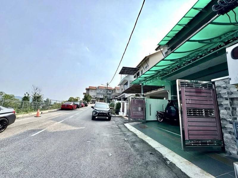 2.5-storey Terraced House for Sale in Ukay Perdana (Ulu Kelang) - Shafiq Amerudin - Exterior - PropertyGuru.com.my