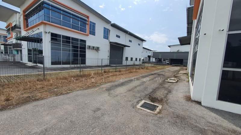 Kilang Berkembar untuk Disewa di Saujana Rawang (Rawang) - Niki Chow - Exterior - PropertyGuru.com.my