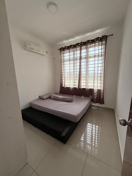 Kediaman Servis untuk Dijual di Larkin Heights - Alen Tan - Bedroom - PropertyGuru.com.my