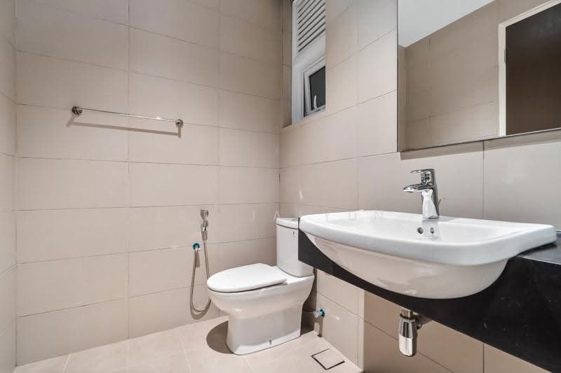 Service Residence for Rent at Met 1 Residences - Lee Jaeyun - Bathroom - PropertyGuru.com.my