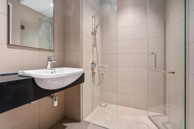 Service Residence for Rent at Met 1 Residences - Lee Jaeyun - Bathroom - PropertyGuru.com.my