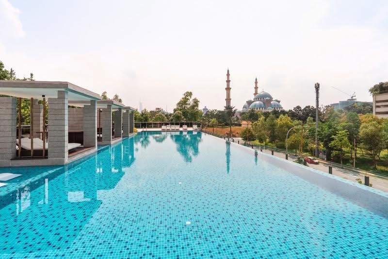 Service Residence for Rent at Met 1 Residences - Lee Jaeyun - Pool - PropertyGuru.com.my