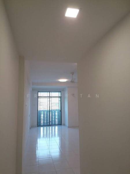 Pangsapuri untuk Dijual di Bayu Tiara - Freddy Tan - Corridor - PropertyGuru.com.my