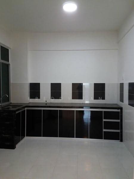 Pangsapuri untuk Dijual di Bayu Tiara - Freddy Tan - Kitchen - PropertyGuru.com.my